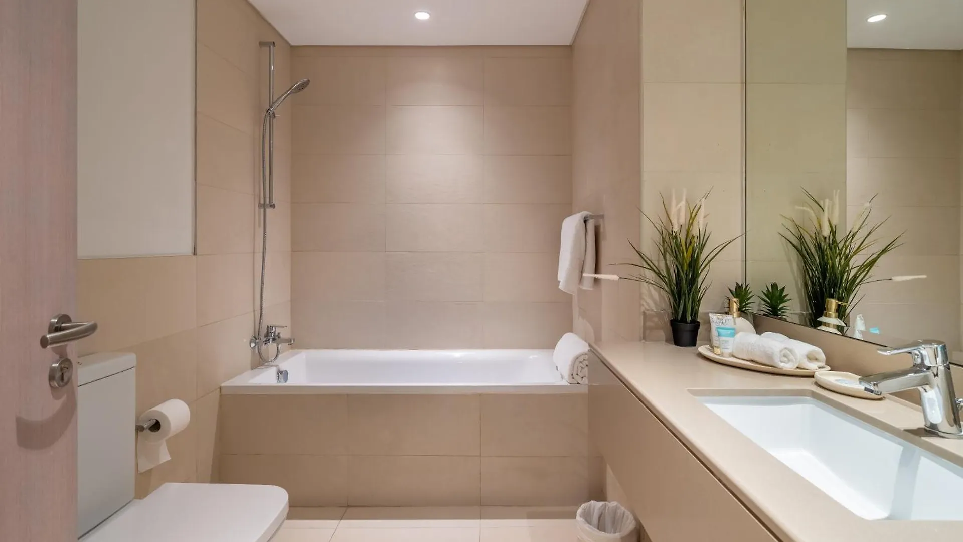 דירות אבו דאבי Yas Pearl - 2Bd By Slv