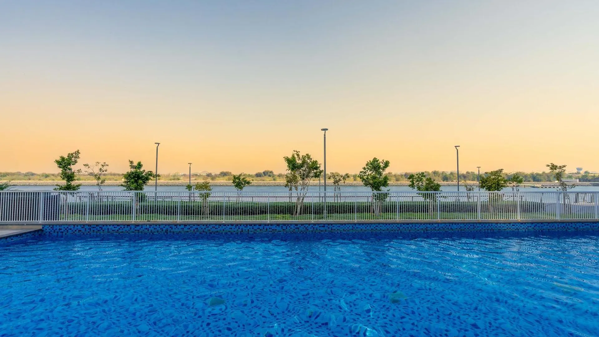 דירות אבו דאבי Yas Pearl - 2Bd By Slv