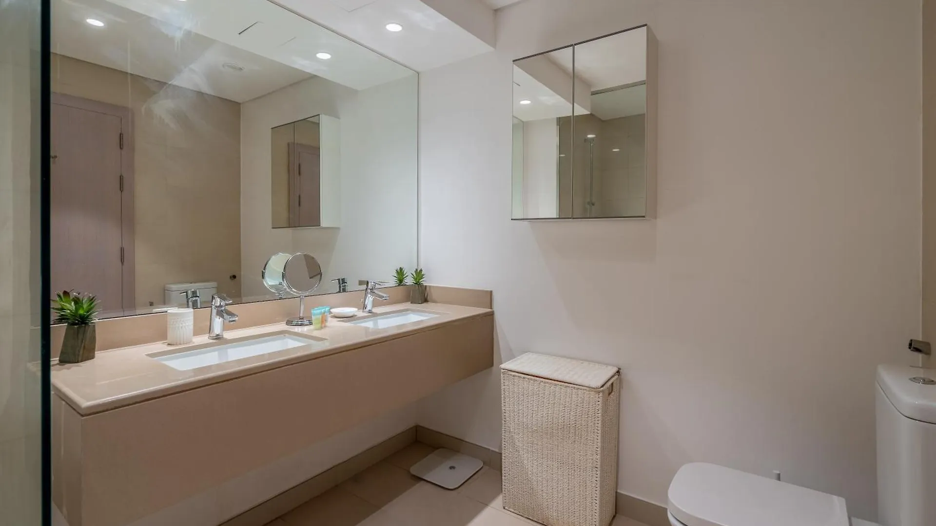 דירות אבו דאבי Yas Pearl - 2Bd By Slv